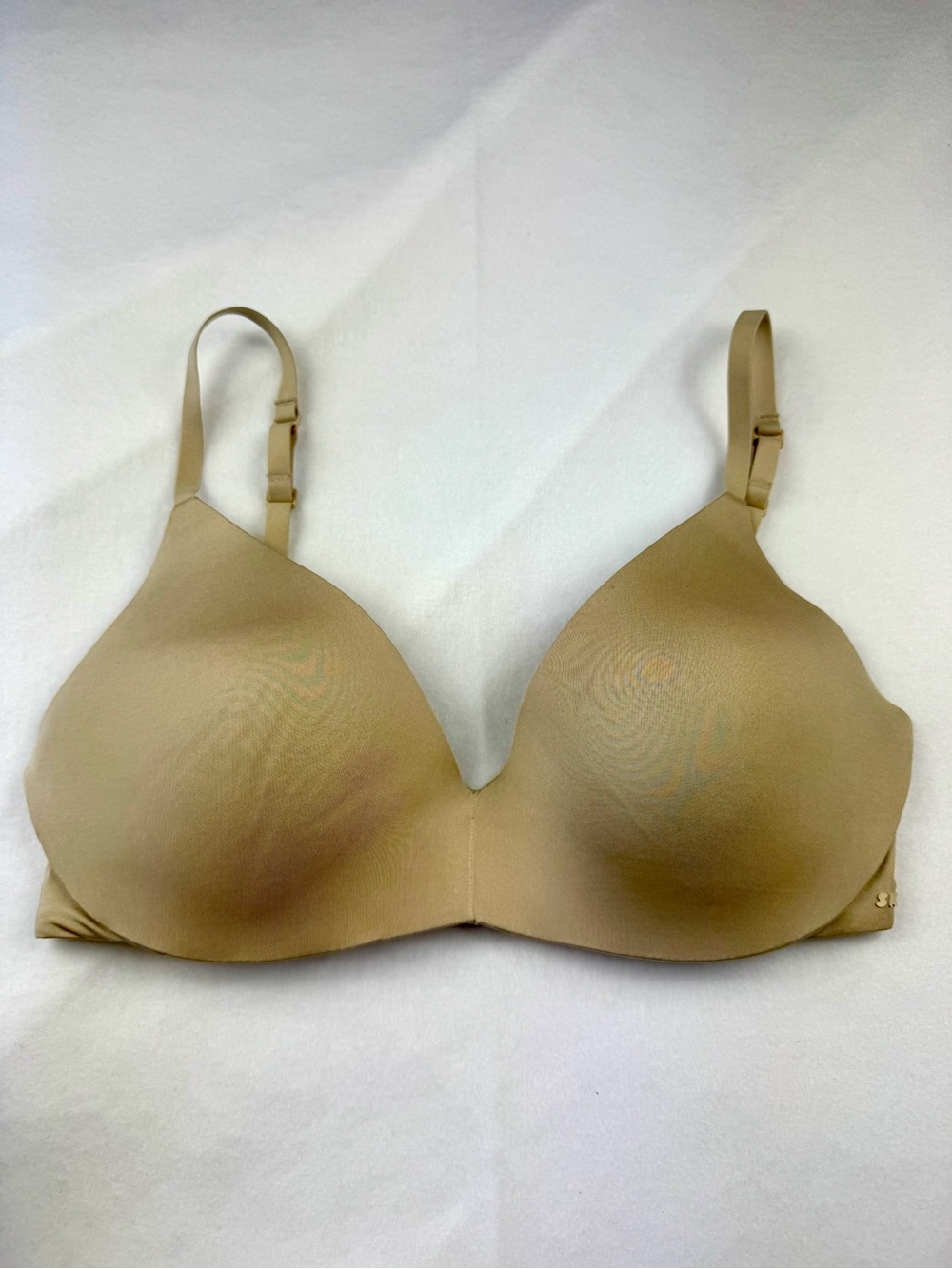 SKIMS 34D Nude Wireless Molded Plunge Bra Seamless Padded Adjustable T Shirt Tan
